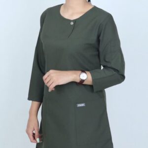 اسکراب پزشکی زنانه مدل الیت رنگ زیتونی - نمای کامل