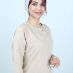 اسکراب پزشکی زنانه مدل الیت رنگ کرم - نمای کامل