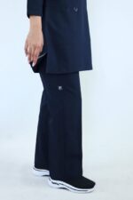 اسکراب پزشکی زنانه مدل الگانت رنگ سرمه‌ای