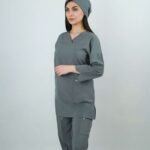 اسکراب پزشکی لوتوس طوسی با طراحی مدرن و ۱۰ جیب کاربردی