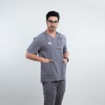 اسکراب پزشکی یونیسکس مدل لوتوس رنگ طوسی با 10 جیب و یقه هفت