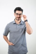 اسکراب پزشکی یونیسکس مدل لرد رنگ طوسی فاحا اسکرابز با پارچه کتان کش