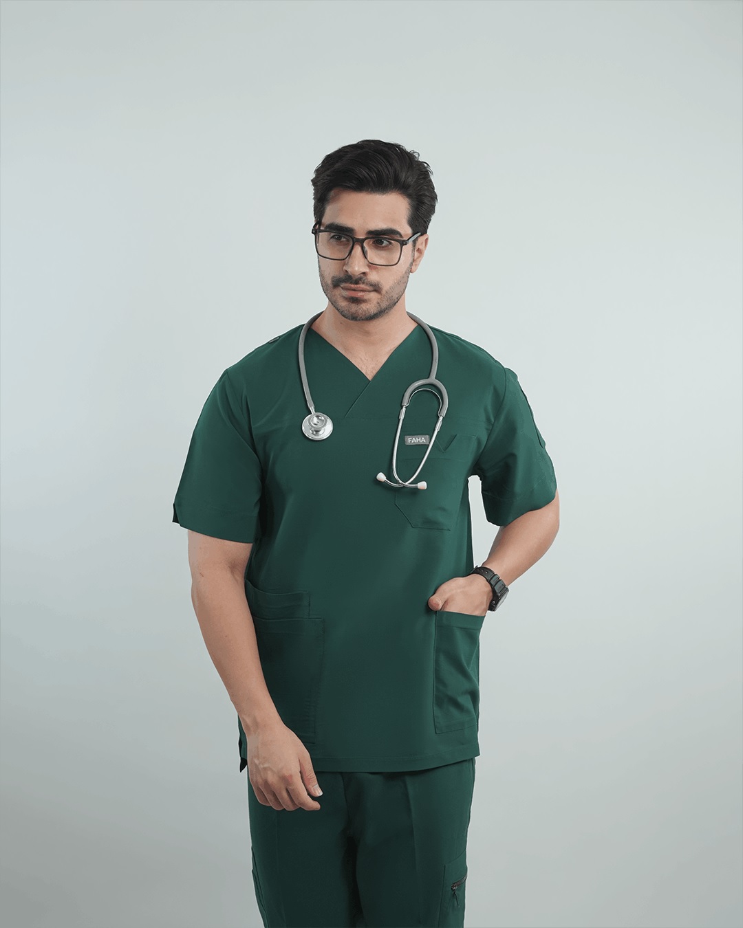 اسکراب یونیسکس مدل لوتوس مردانه رنگ سبز اسکراب پزشکی یونیسکس مدل لوتوس سبز با 10 جیب و یقه هفت